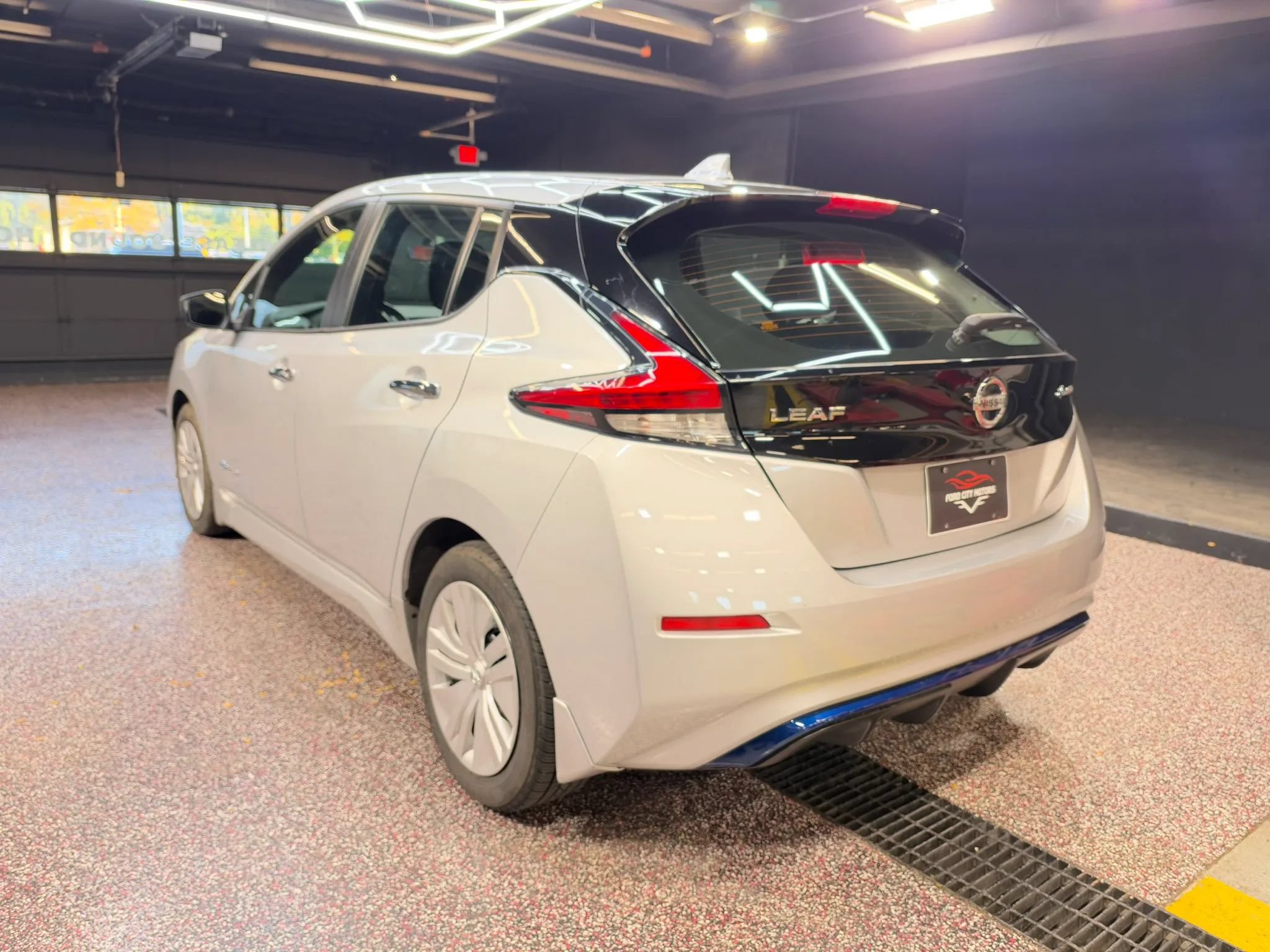 Used 2018 Nissan Leaf S w/ S Charge Package FWD image 5