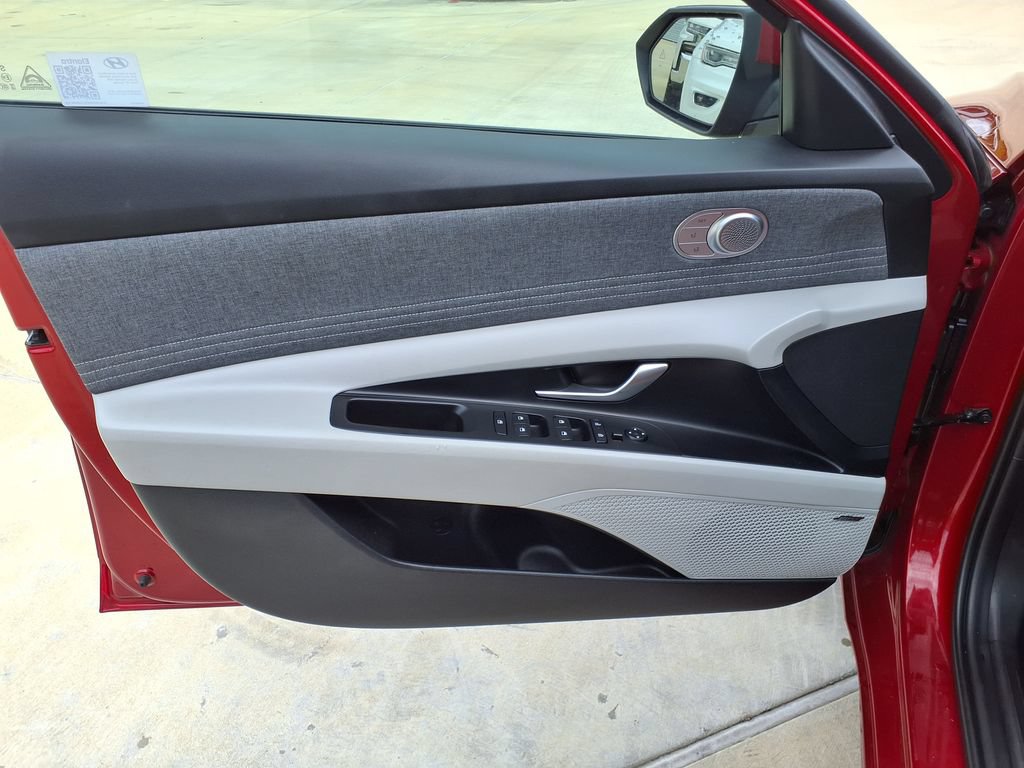 Used 2024 Hyundai Elantra Limited FWD image 12