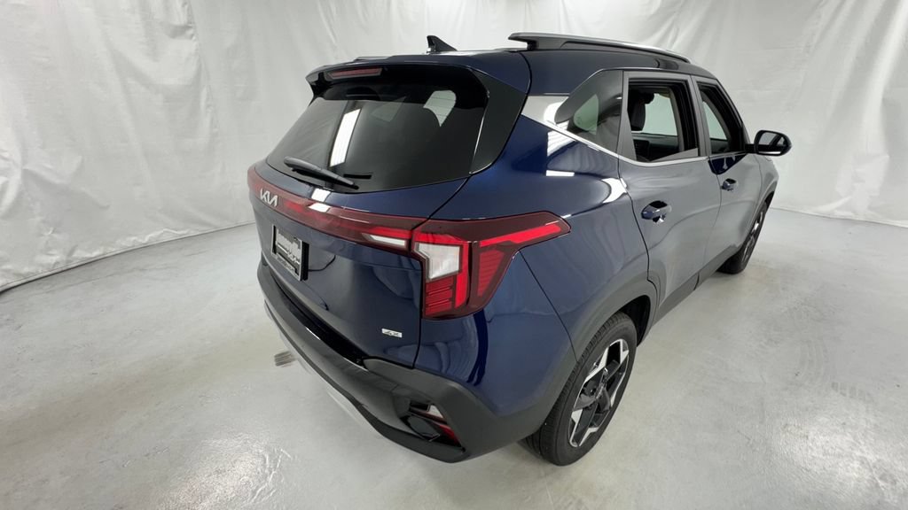 Used 2026 Kia Seltos EX AWD/4WD image 3