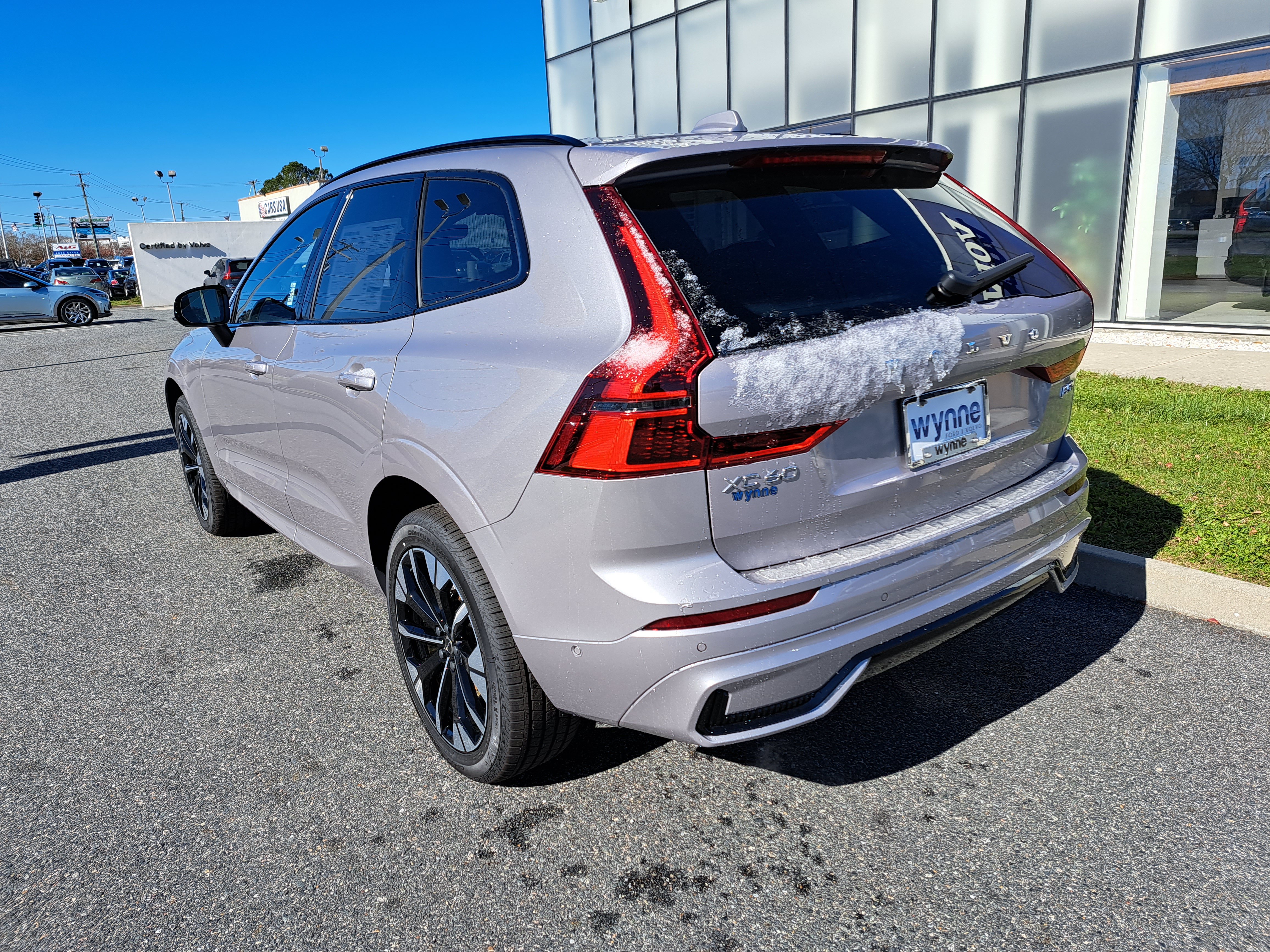 New 2026 Volvo XC60 B5 Plus w/ Protection Package Premier AWD/4WD image 4