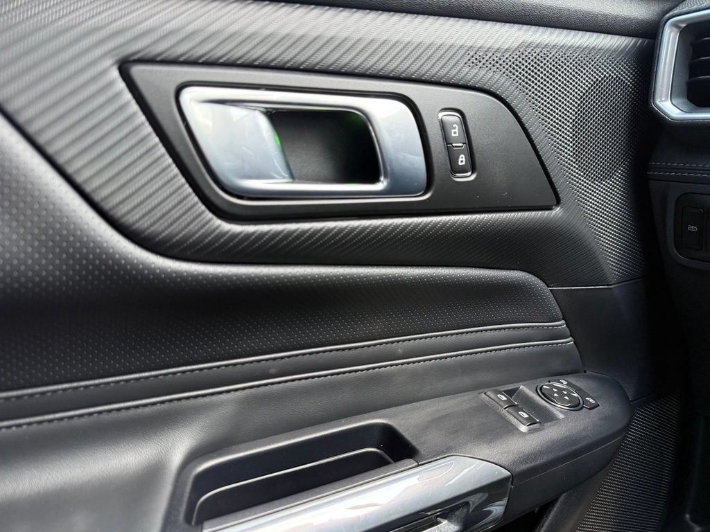Used 2025 Ford Mustang GT Premium RWD image 12