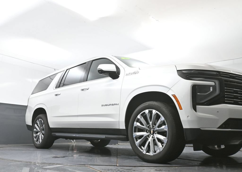 Used 2025 Chevrolet Suburban High Country AWD/4WD image 53