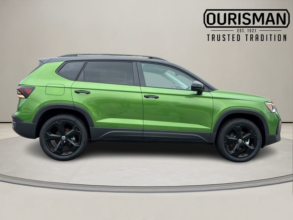 New 2025 Volkswagen Taos SE image 2