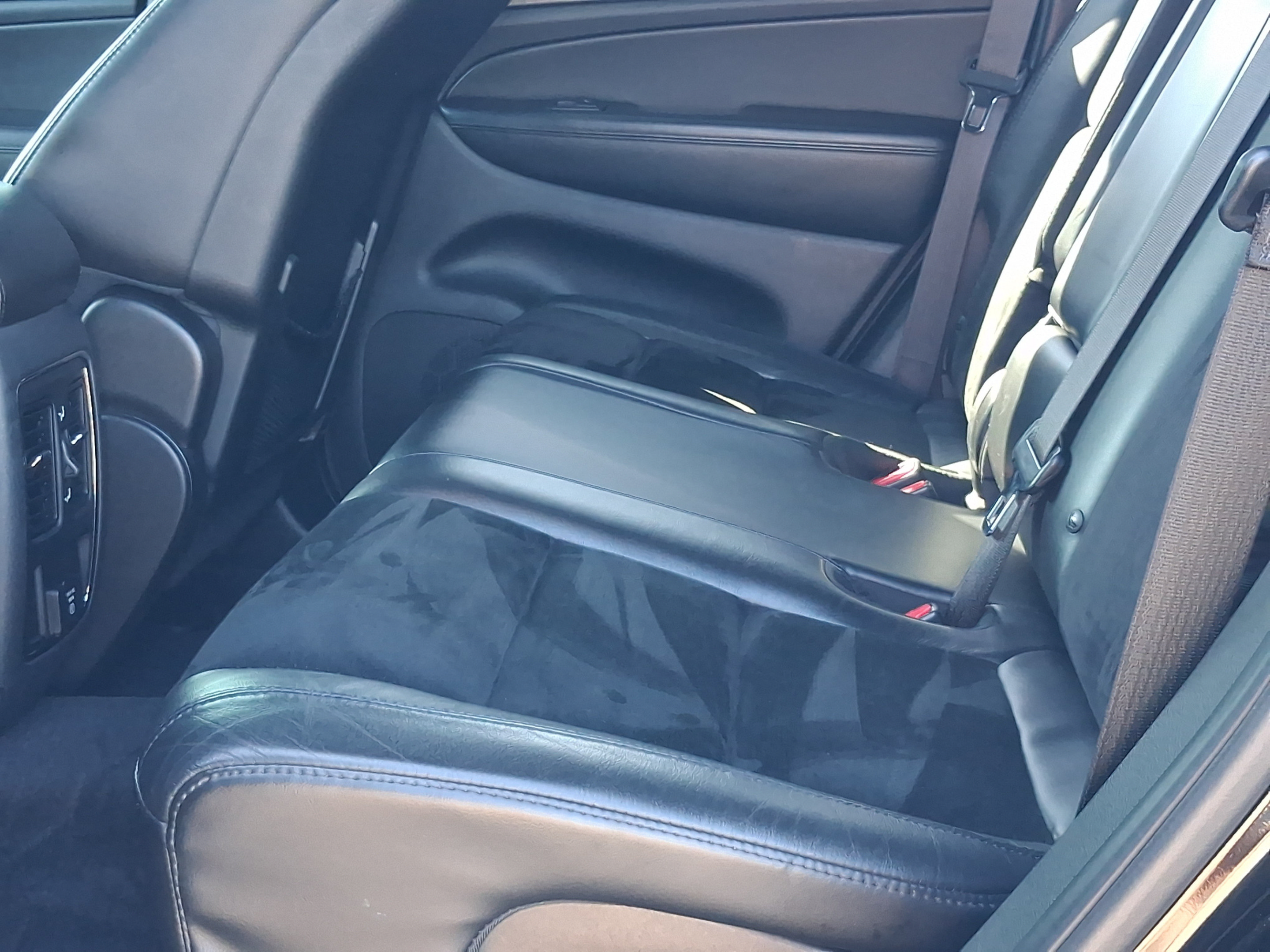 Used 2018 Jeep Grand Cherokee Altitude AWD/4WD image 14