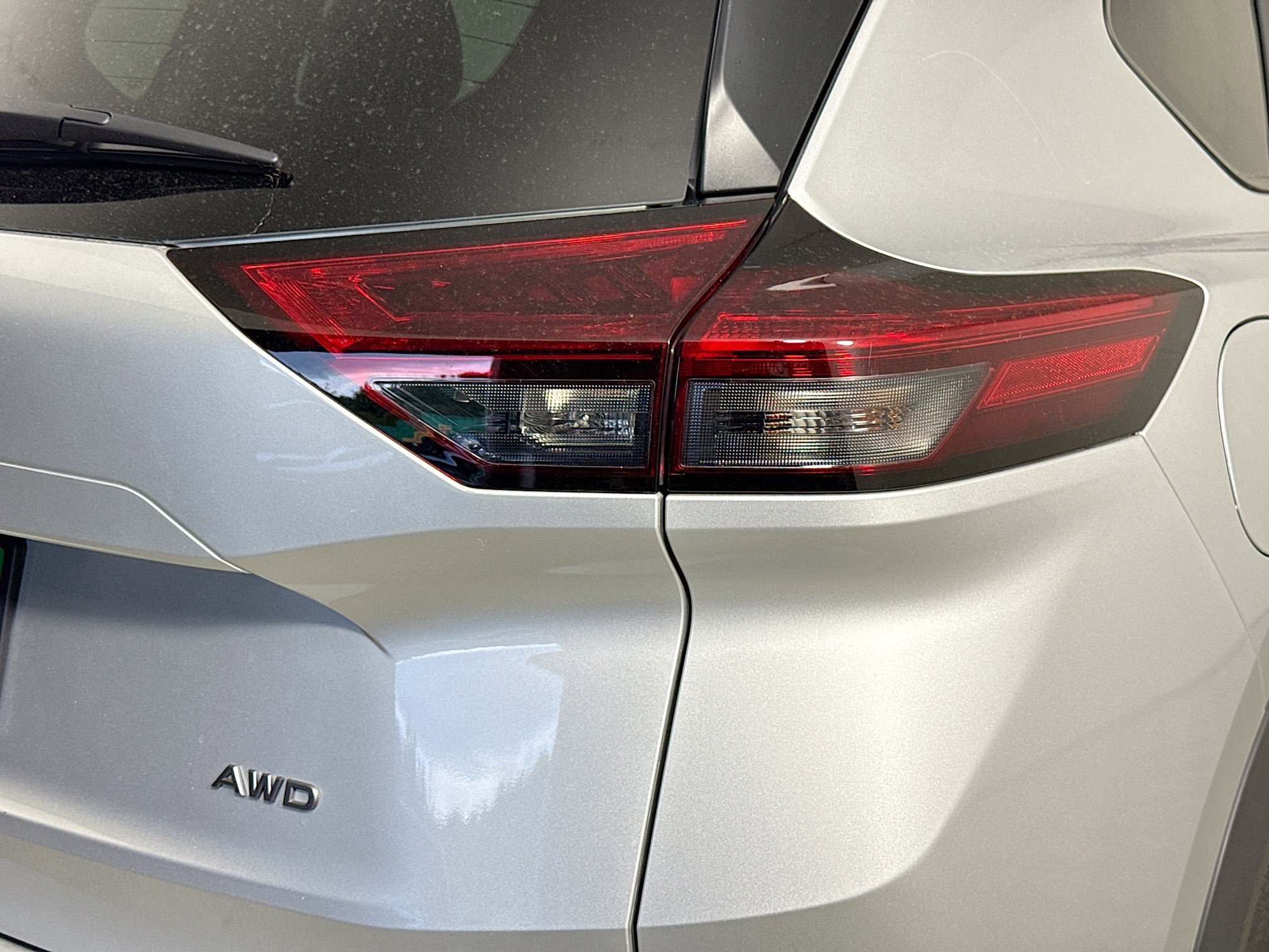 Used 2025 Nissan Rogue SV image 35