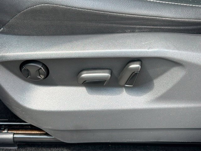 Used 2018 Volkswagen Tiguan SEL AWD/4WD image 32