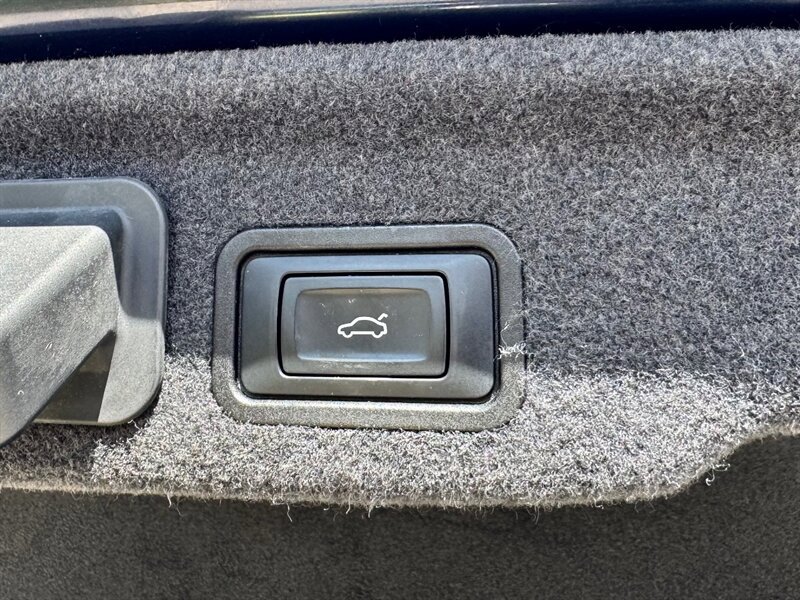 Used 2014 Audi A8 4.0T w/ Premium Package AWD/4WD image 36