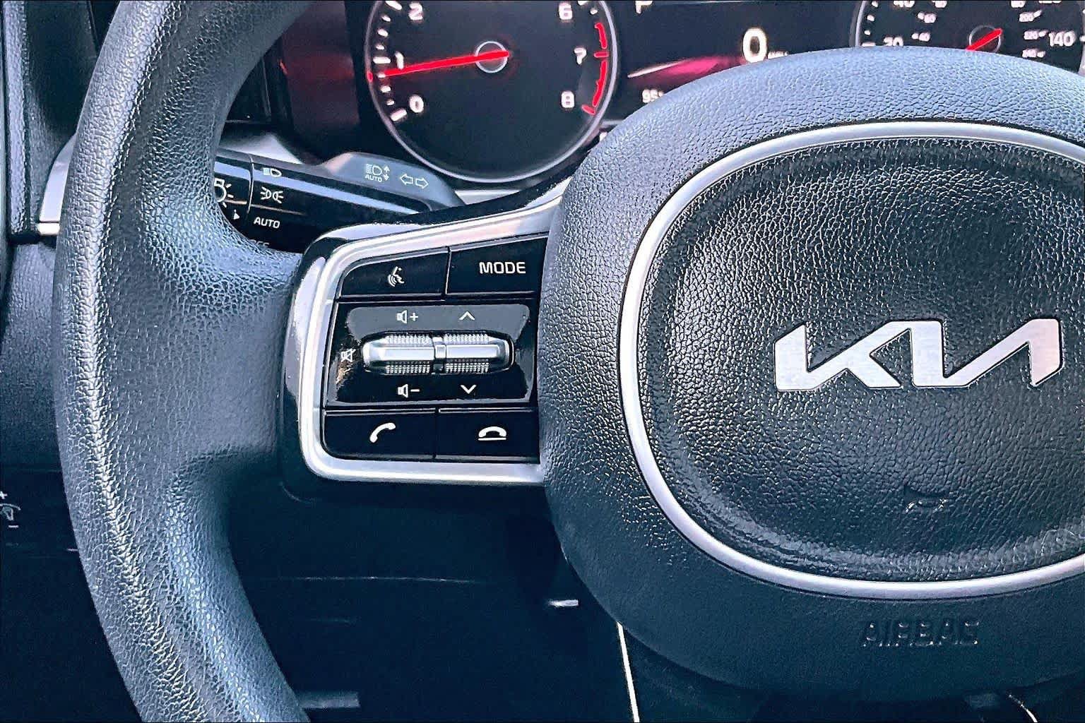 Used 2022 Kia Sorento LX FWD image 23
