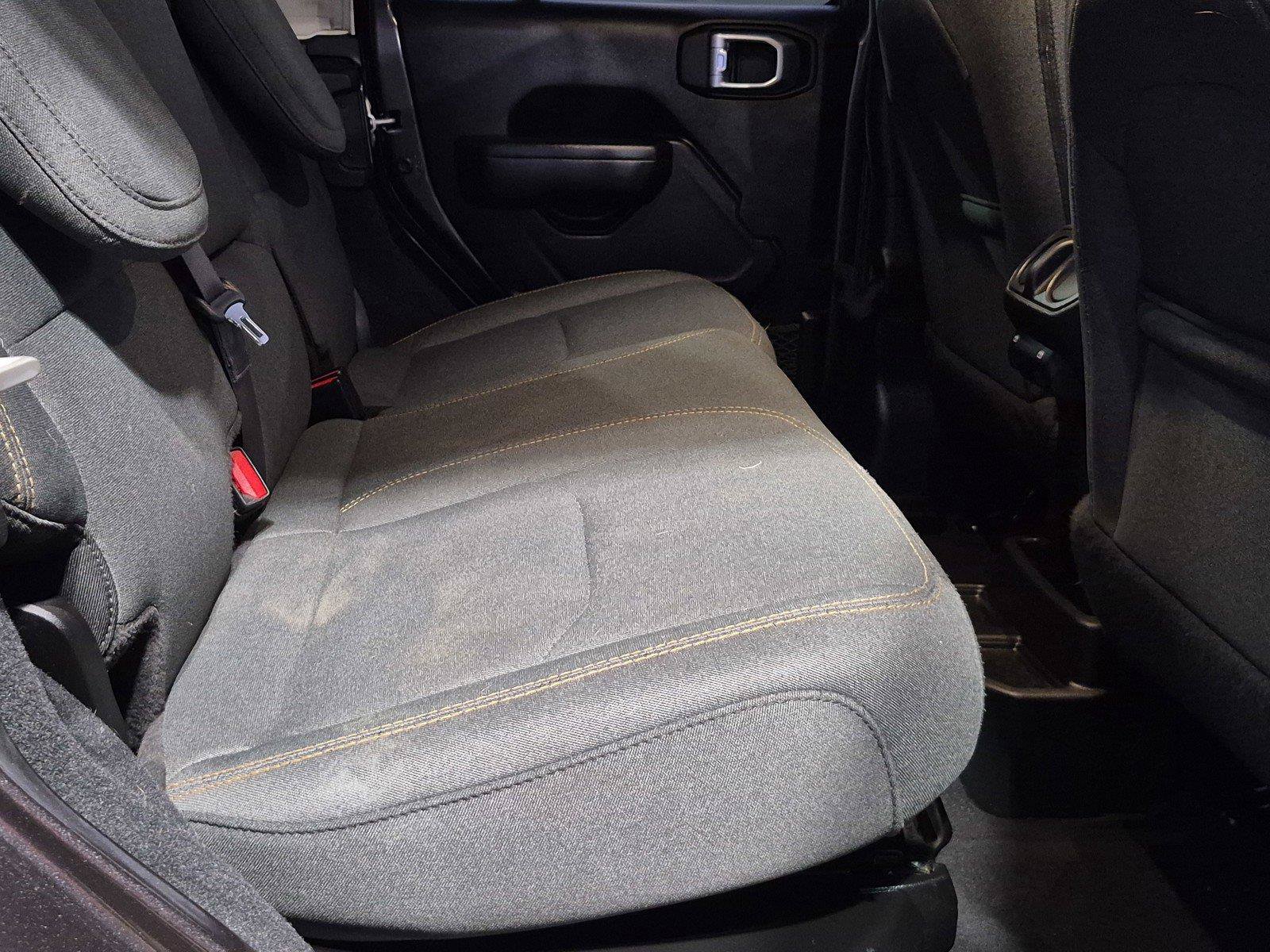 Used 2024 Jeep Wrangler Unlimited AWD/4WD image 7