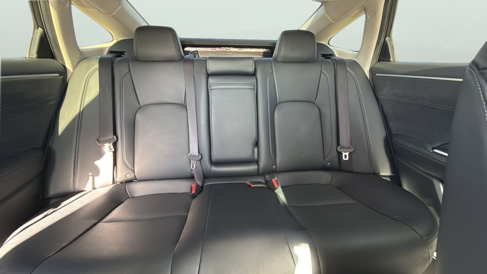 Used 2018 Honda Clarity Touring image 24
