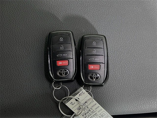 Used 2025 Toyota Camry SE image 32