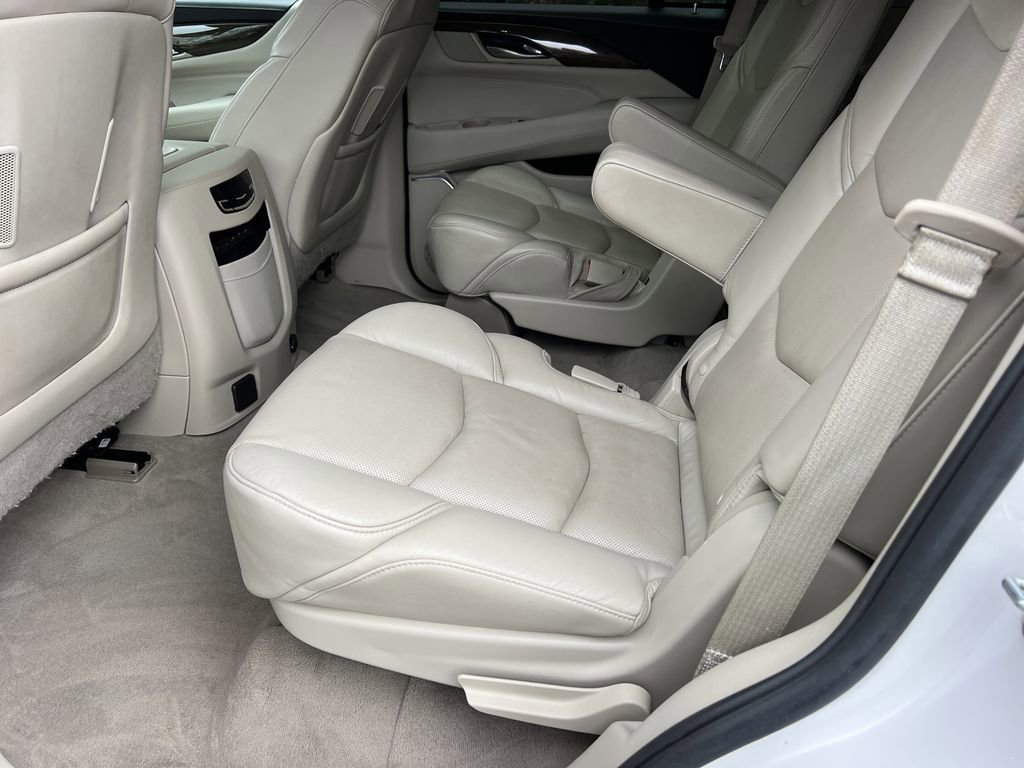 Used 2020 Cadillac Escalade Luxury image 20