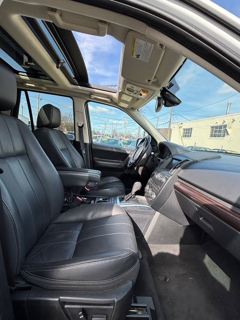Used 2013 Land Rover LR2 HSE AWD/4WD image 12