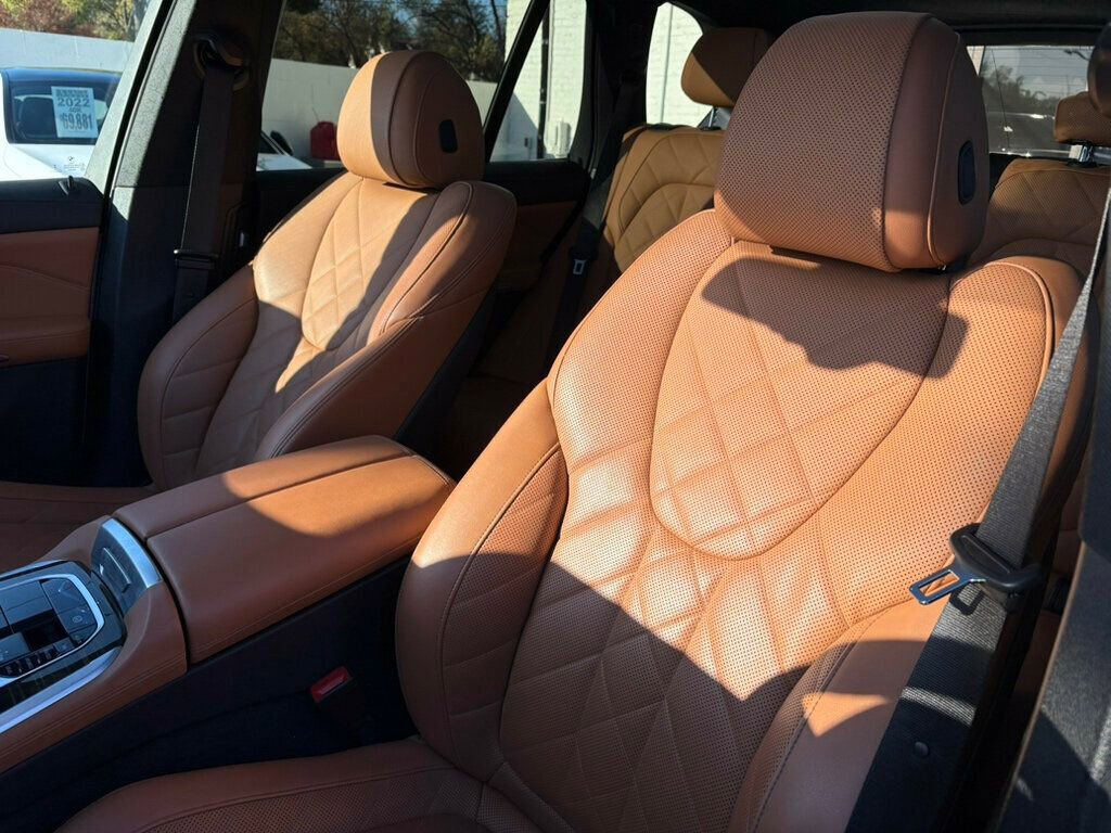 Used 2023 BMW X5 xDrive40i w/ M Sport Package image 11