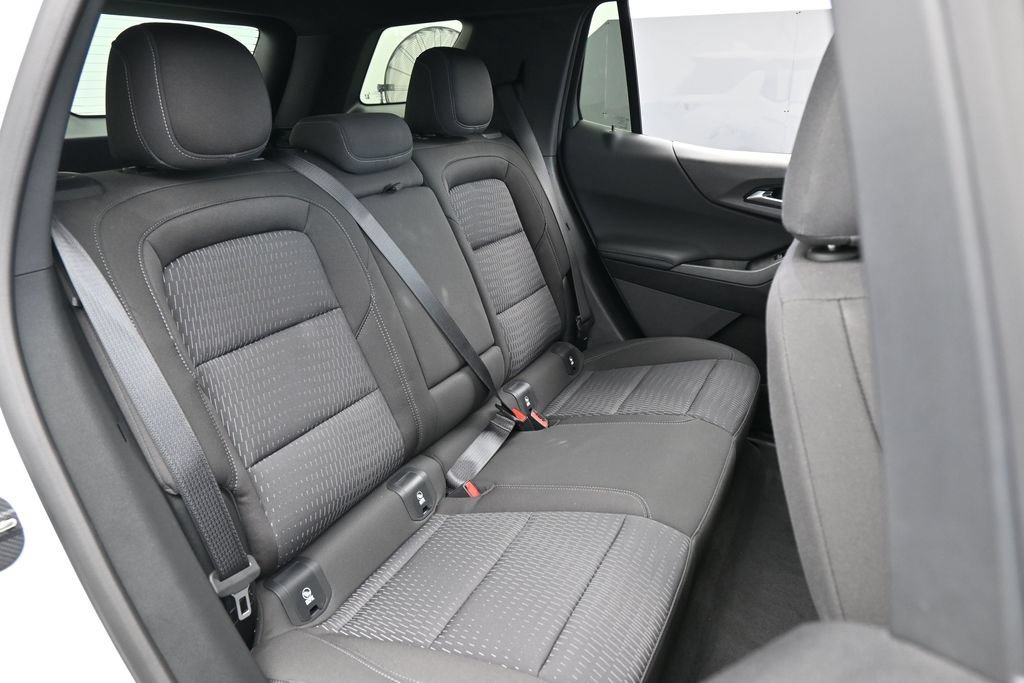 Used 2026 Chevrolet Equinox LT FWD image 44