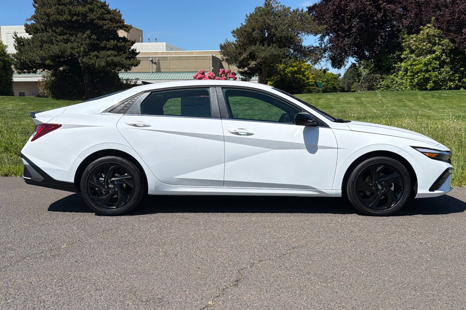 New 2026 Hyundai Elantra SEL Sport Premium FWD image 2