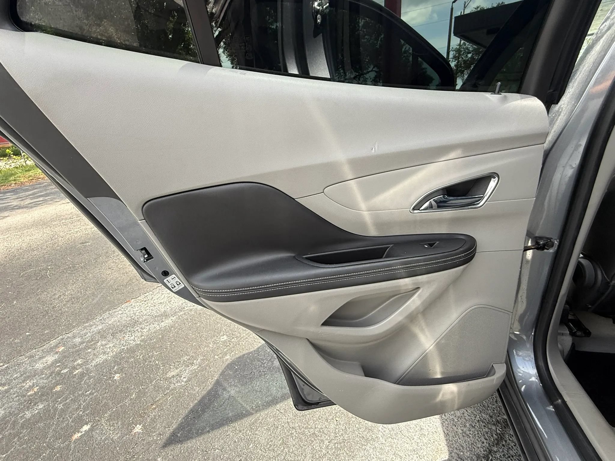 Used 2015 Buick Encore FWD image 21