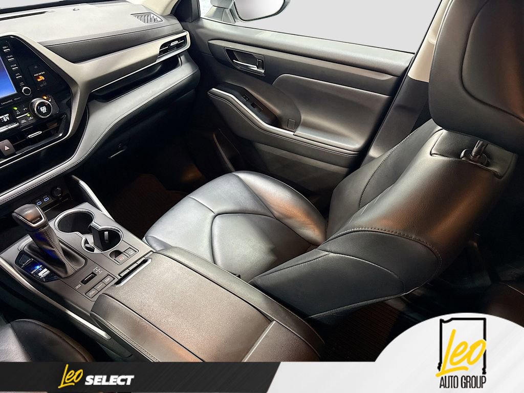 Used 2022 Toyota Highlander XLE image 24