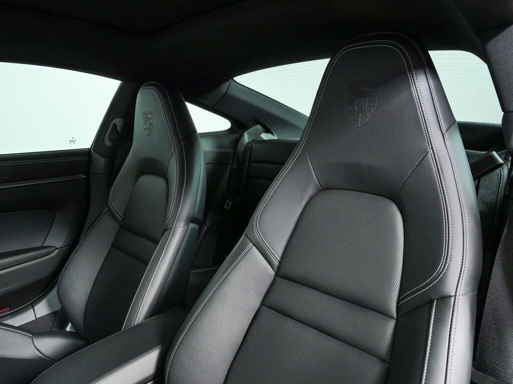 Certified 2024 Porsche 911 Carrera 4 AWD/4WD image 5