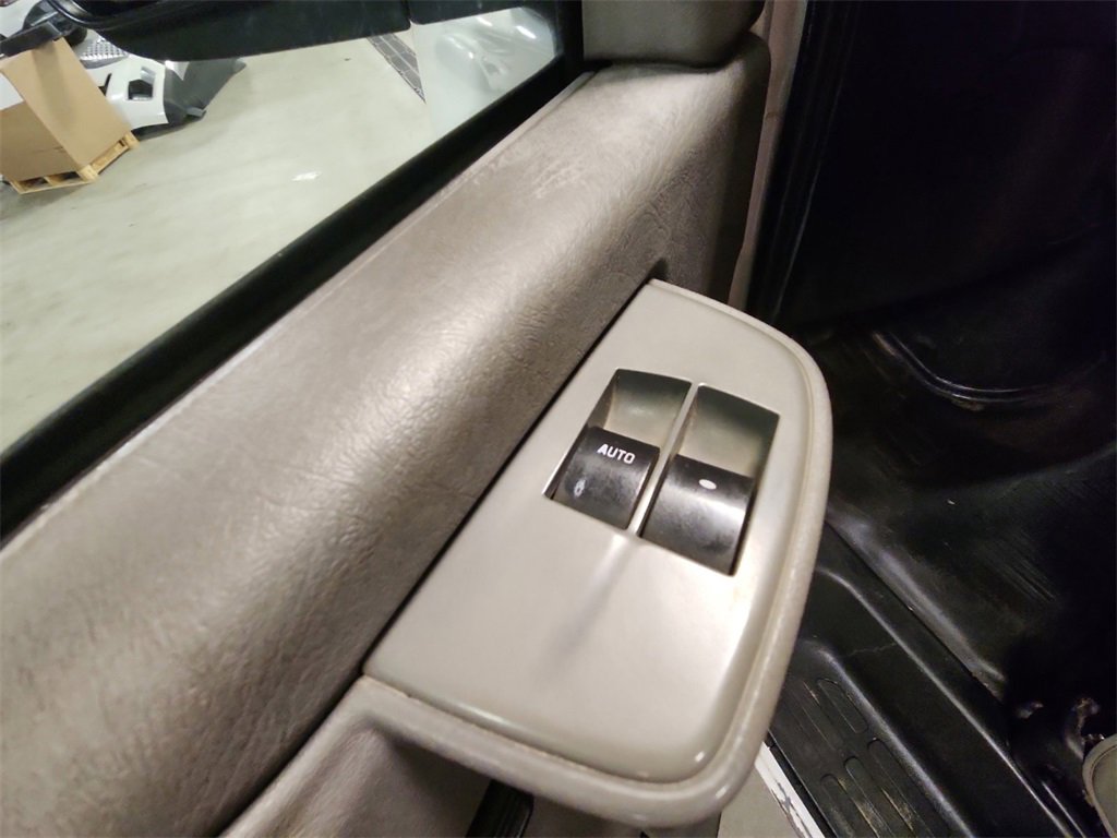 Used 2016 Chevrolet Express 2500 image 13