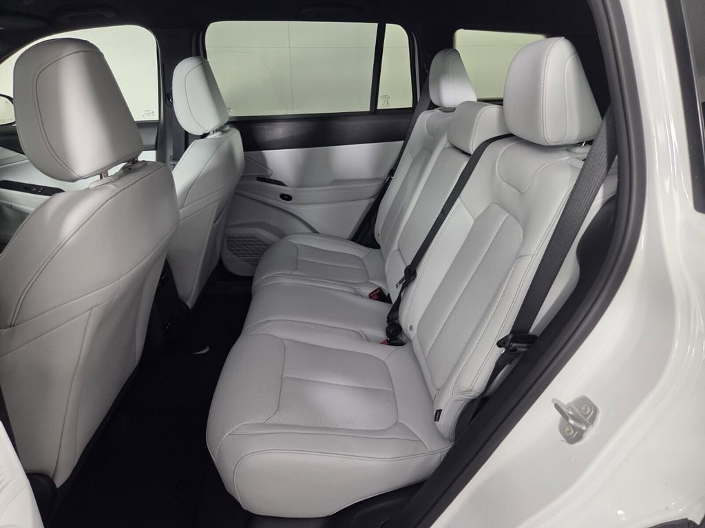 New 2026 Jeep Cherokee Limited AWD/4WD image 18