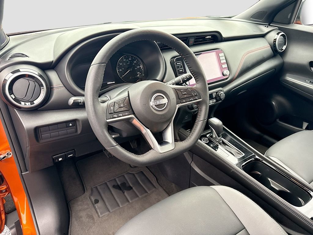 Used 2023 Nissan Kicks SR w/ SR Premium Package image 10