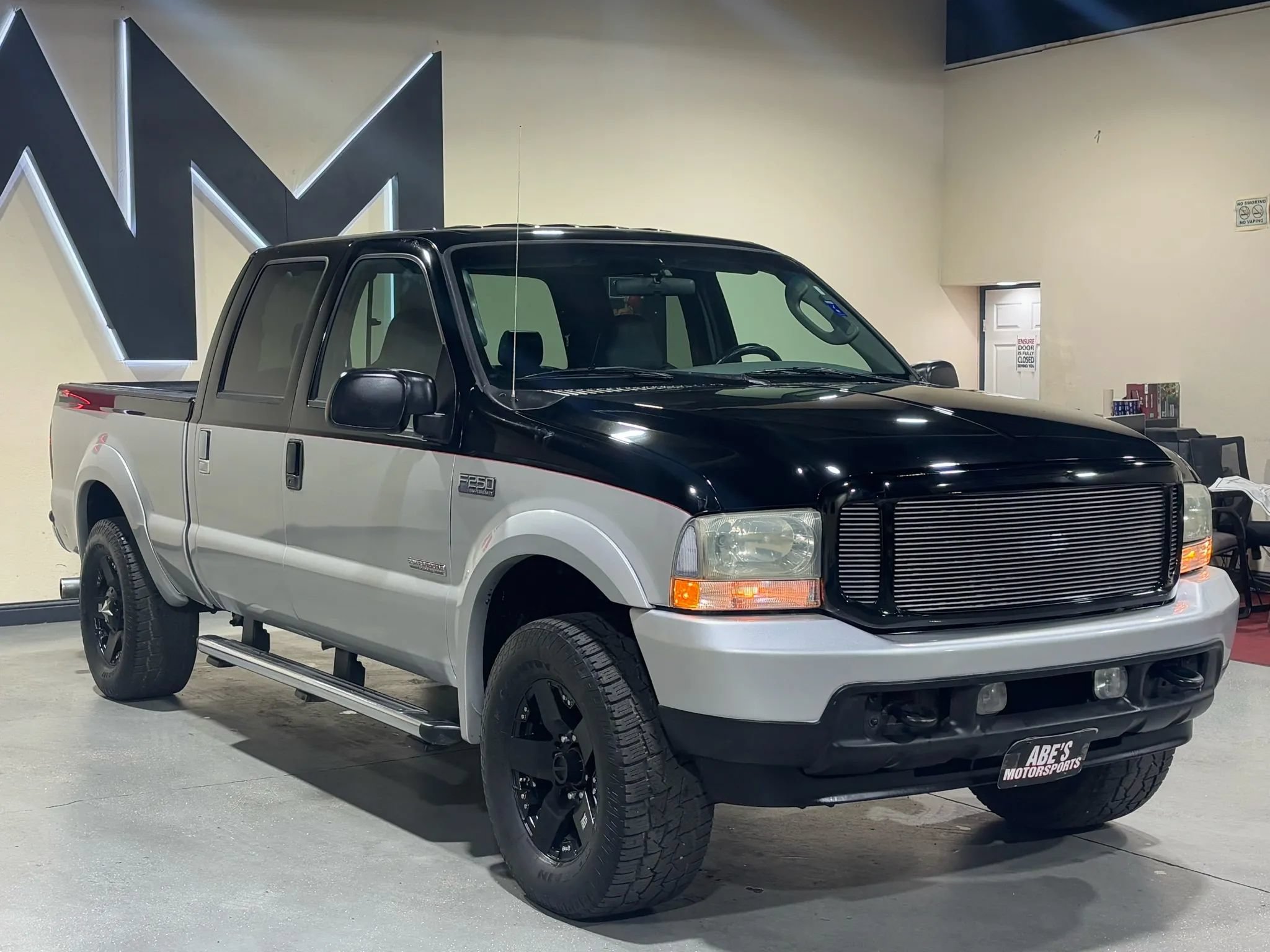 Used 2004 Ford F250 XLT AWD/4WD image 3