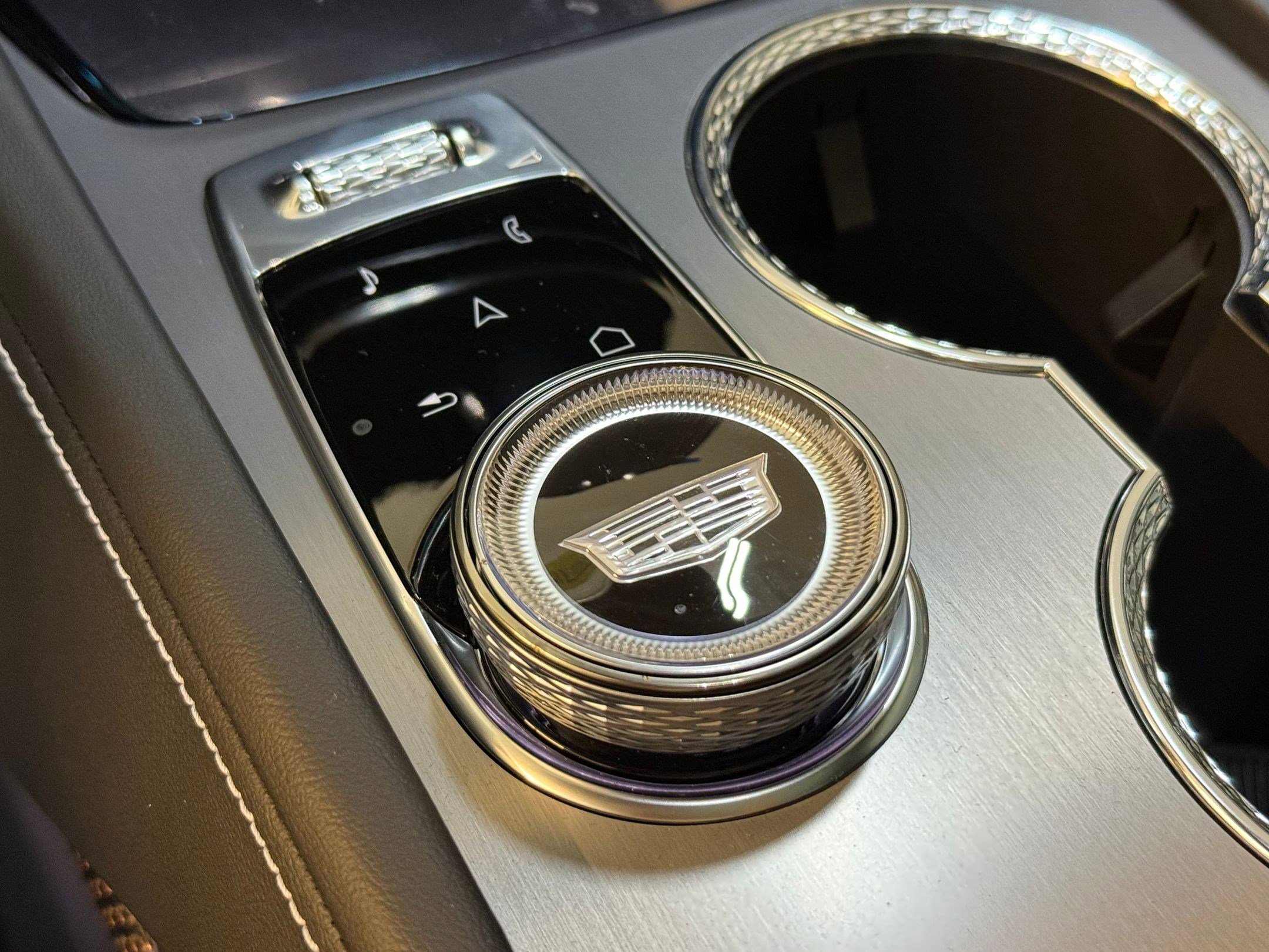 New 2026 Cadillac Vistiq Sport w/ LPO, Floor Liner Package image 37