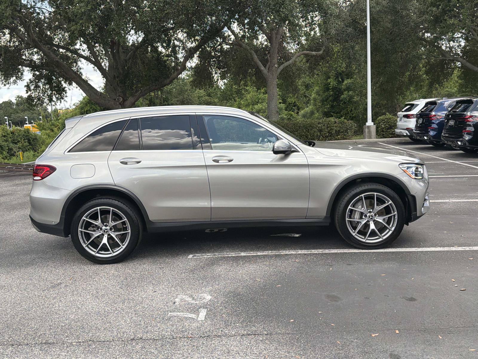 Used 2022 Mercedes-Benz GLC 300 image 3