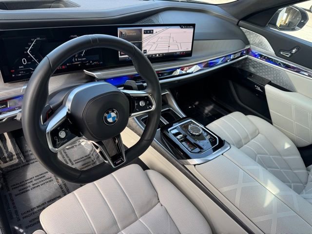 Used 2023 BMW 760i xDrive image 16
