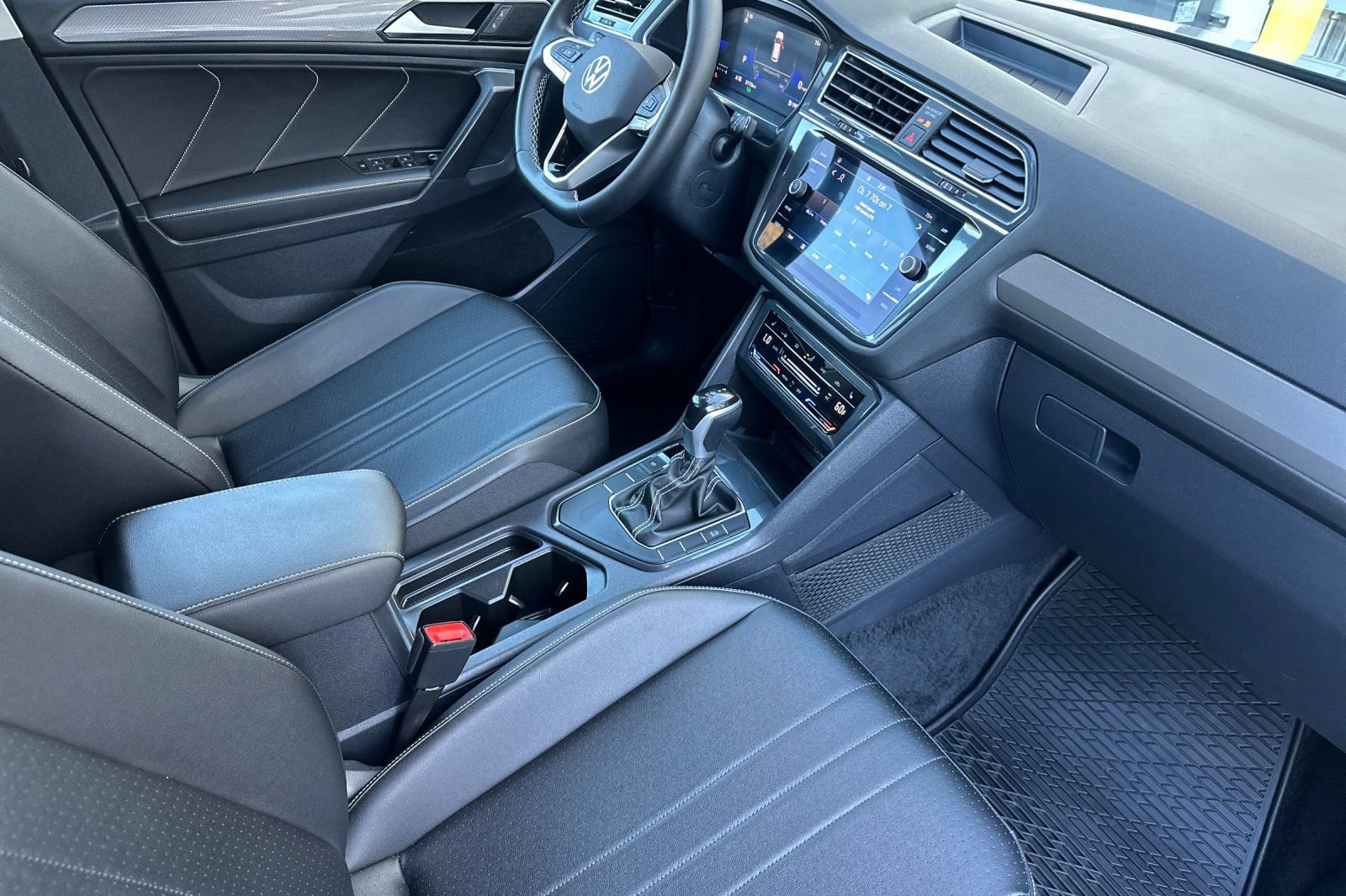 Certified 2023 Volkswagen Tiguan SE image 17