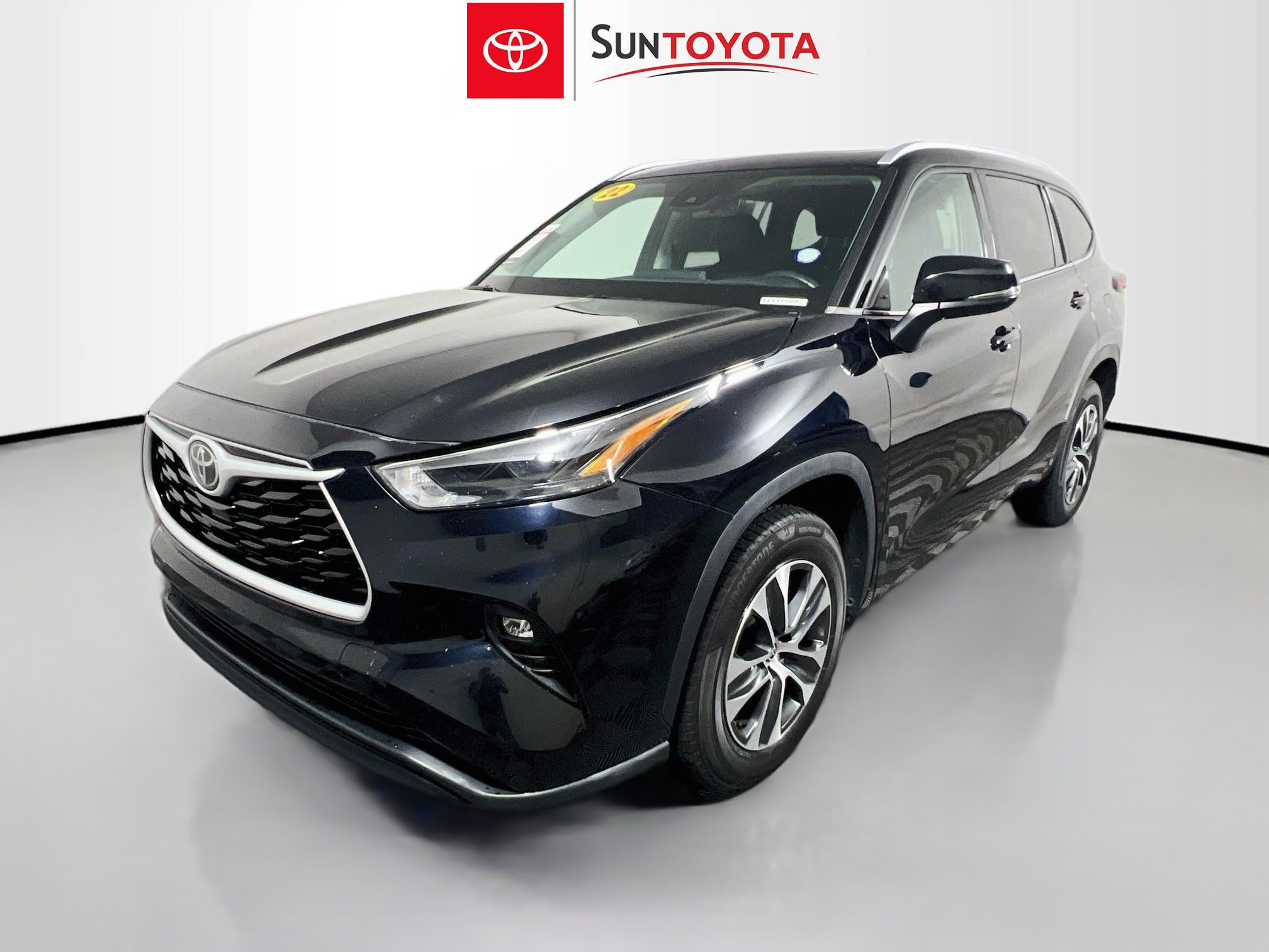 Used 2022 Toyota Highlander XLE FWD image 9