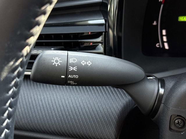 Used 2025 Toyota Camry SE w/ Convenience Package image 27