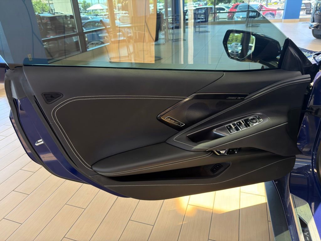 Used 2025 Chevrolet Corvette Stingray Preferred Conv w/ Stealth Interior Trim Package RWD image 17