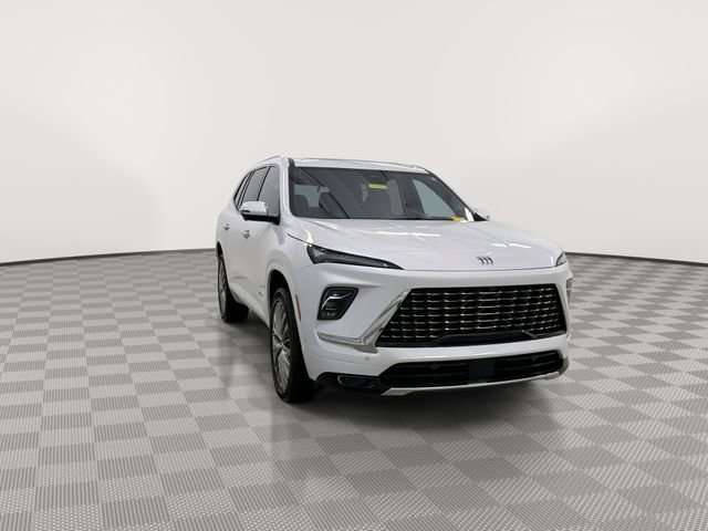 Used 2025 Buick Enclave Avenir w/ Super Cruise Package image 2