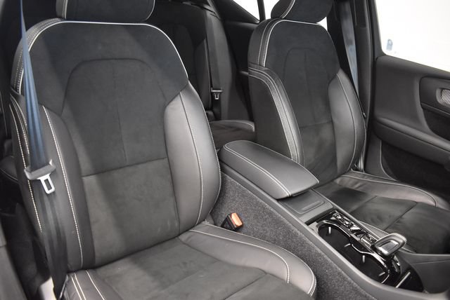 Used 2021 Volvo XC40 T5 R-Design w/ Advanced Package AWD/4WD image 6