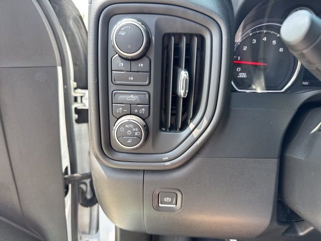 Used 2022 Chevrolet Silverado 2500 Custom w/ Custom Value Package AWD/4WD image 22