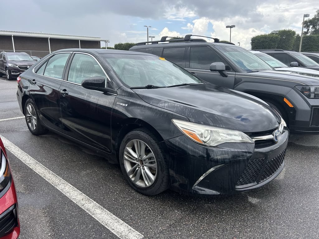 Used 2015 Toyota Camry SE w/ Moonroof Package FWD image 2