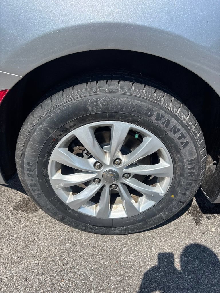 Used 2017 Chrysler Pacifica Touring-L FWD image 18