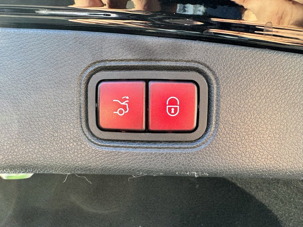 Used 2019 Mercedes-Benz E 450 Coupe w/ AMG Line Package image 10