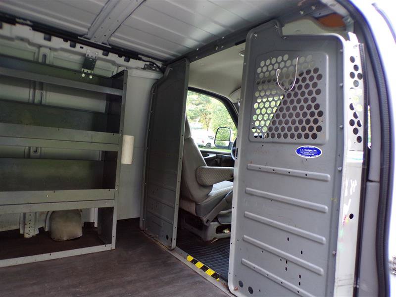 Used 2012 Chevrolet Express 2500 RWD image 25