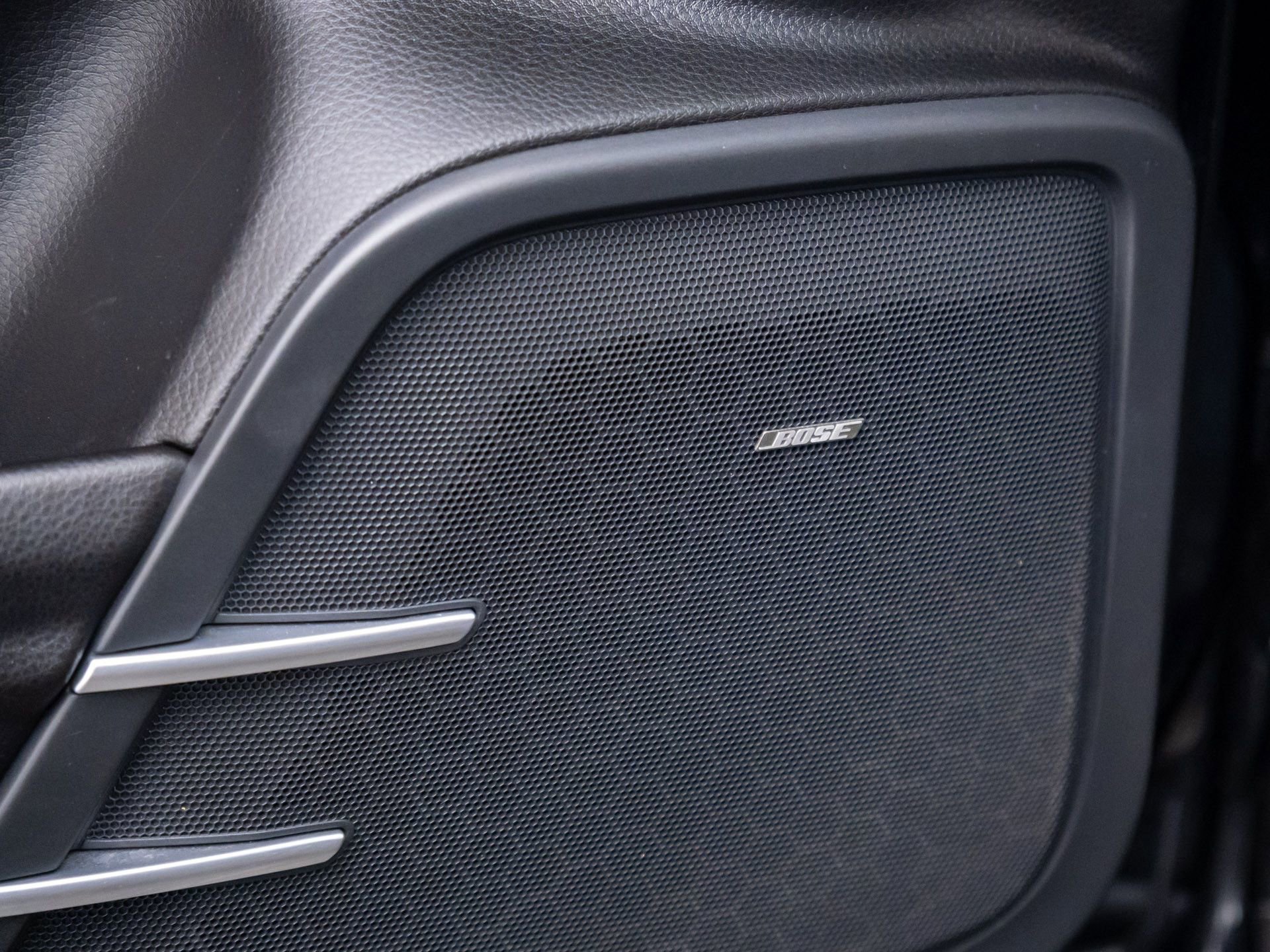 Certified 2017 Porsche Cayenne Platinum Edition image 17