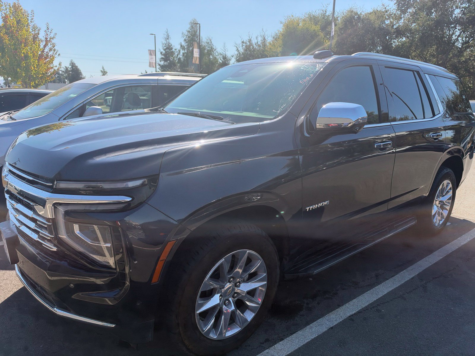 Used 2025 Chevrolet Tahoe Premier AWD/4WD image 2