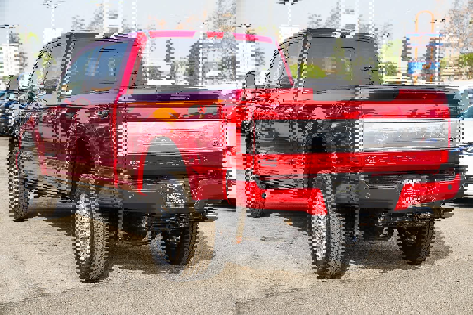 Used 2019 Ford F350 Platinum w/ Platinum Ultimate Package image 6