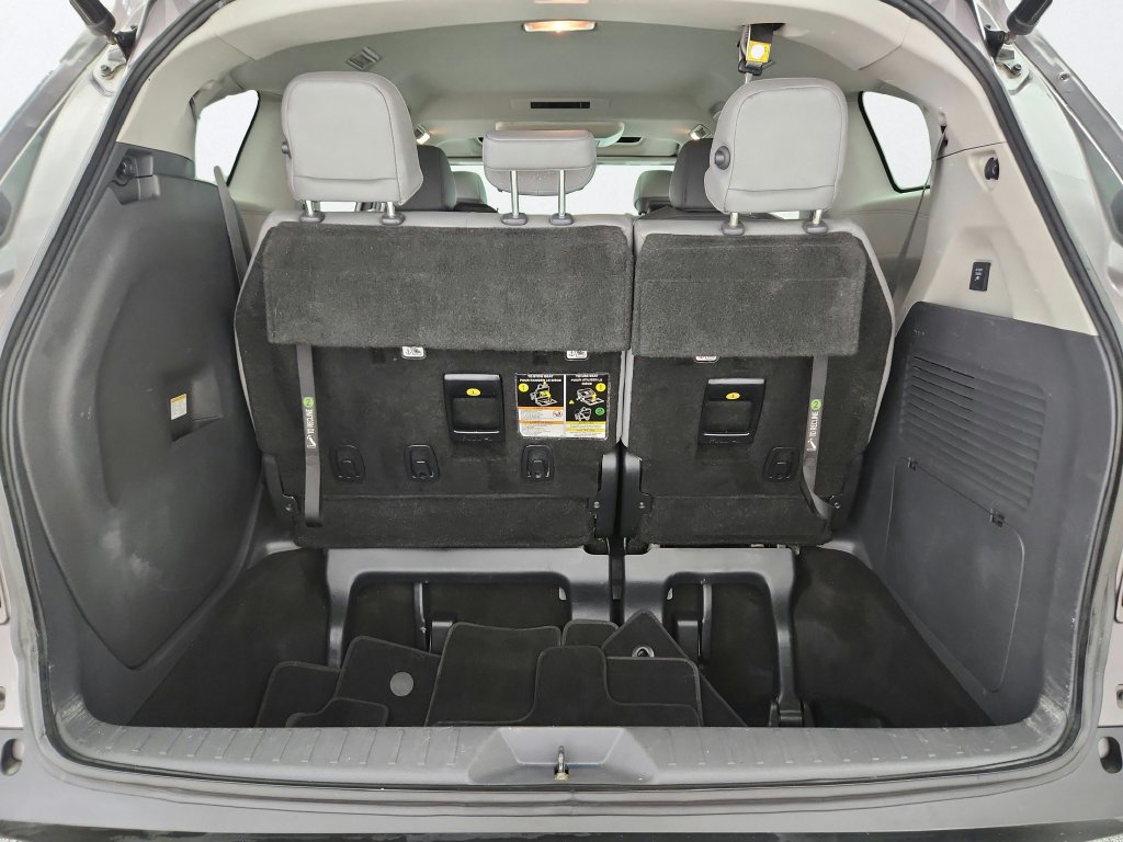 Used 2021 Toyota Sienna XLE w/ XLE Plus Package FWD image 36