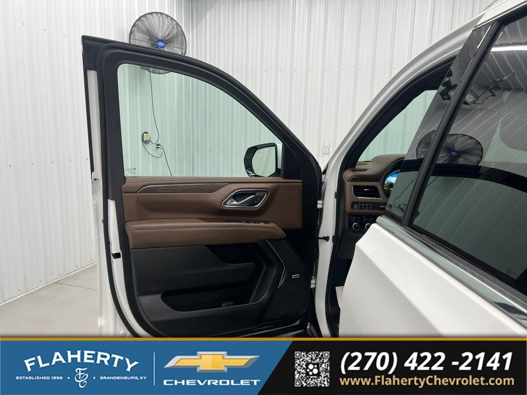 Used 2024 Chevrolet Tahoe High Country AWD/4WD image 8