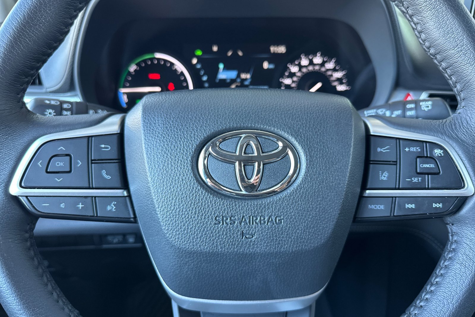 Certified 2025 Toyota Sienna XLE w/ XLE Plus Package AWD/4WD image 29