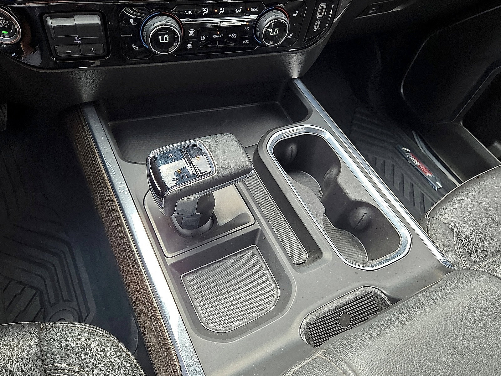 Used 2024 Chevrolet Silverado 1500 LT Trail Boss w/ Convenience Package II AWD/4WD image 32