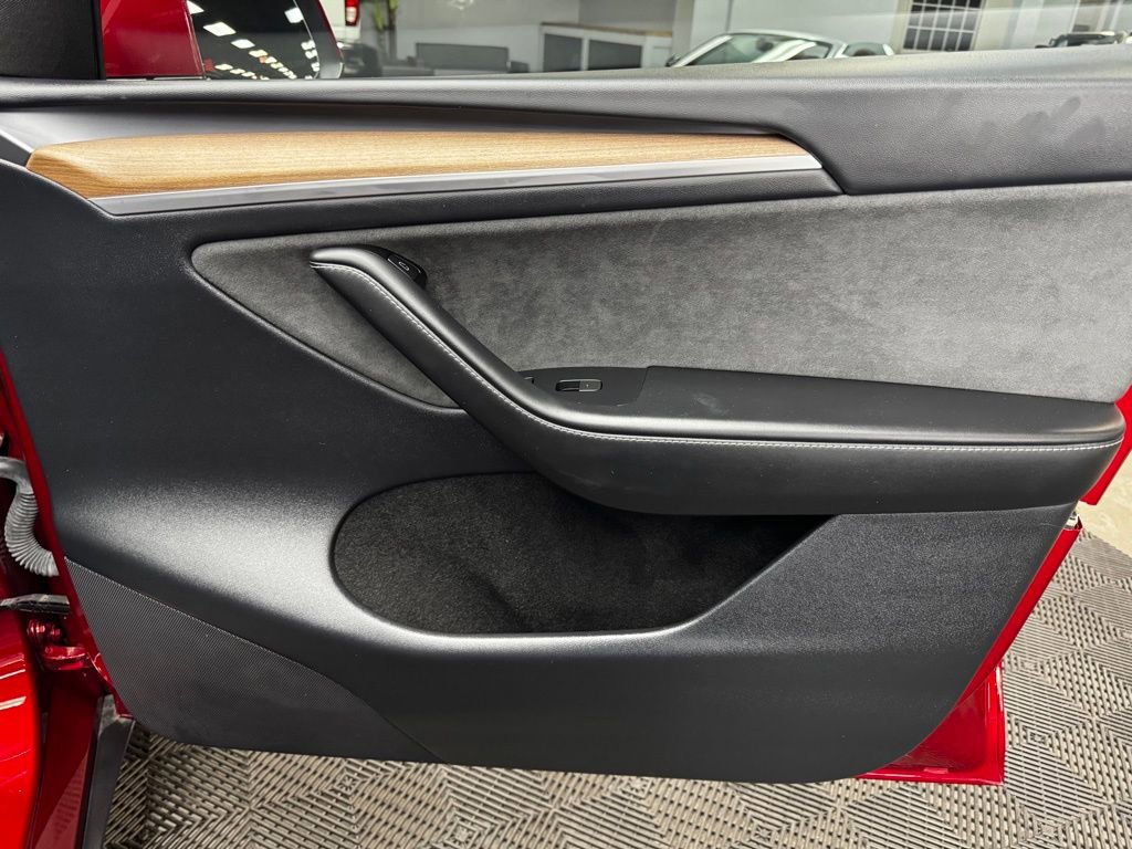 Used 2024 Tesla Model Y Long Range image 57