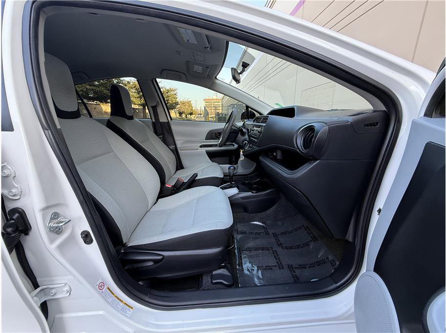 Used 2014 Toyota Prius C One image 12